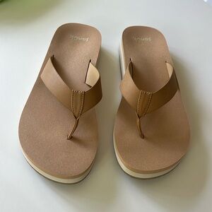 Sanuk Flip Flops - NEW, never worn. Size 11